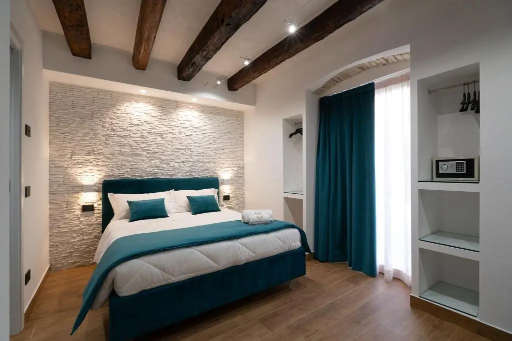 Sofi Center Rooms
