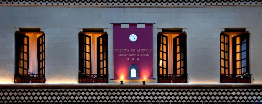 Porta di Mezzo Luxury Suites & Rooms