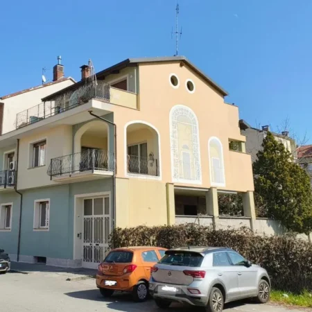 Casa con giardino