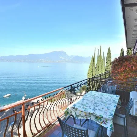 Leonardo Walsh Apartment