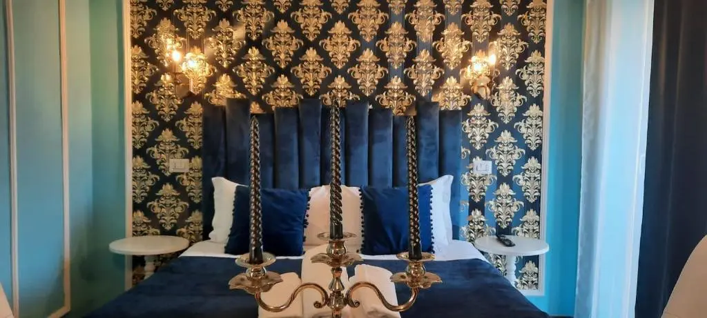 Hotel 1000 mt casello A1 autostrada Valmontone un minuto dal parco rainbow magicland -( Hotel Magnolia Valmontone)