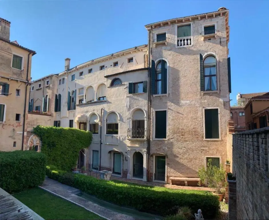 Palazzo Contarini della Porta di Ferro