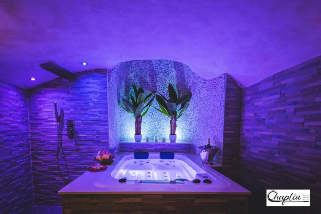 CHAPLIN Luxury Holiday House